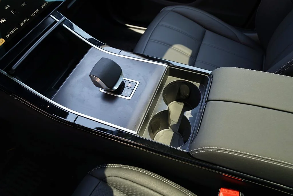 New 2026 Fuji White Land Rover  image 33