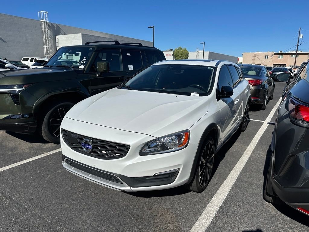 Used 2017 White Volvo T5 image 9