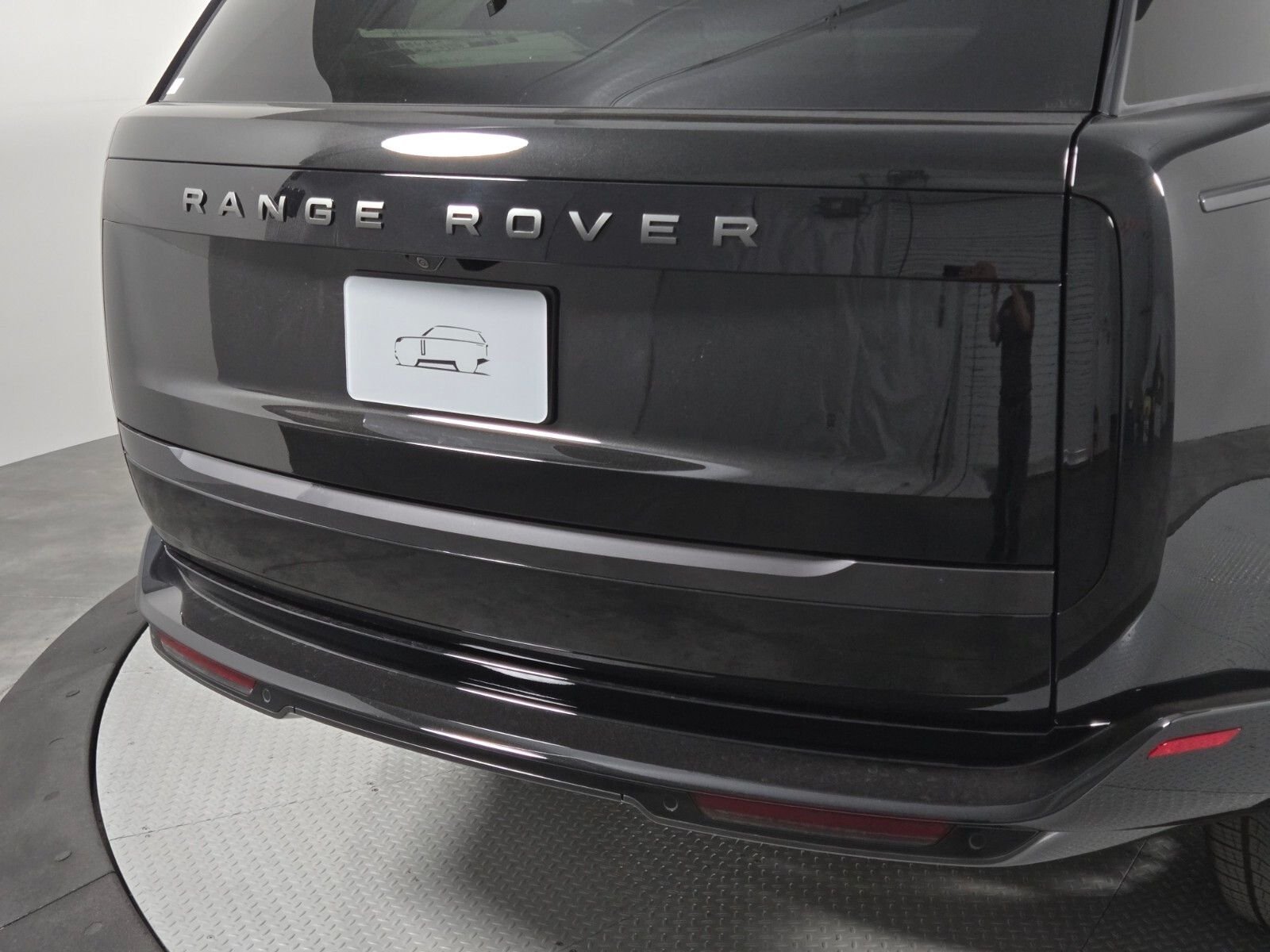 New 2026 Santorini Black Land Rover SE image 7