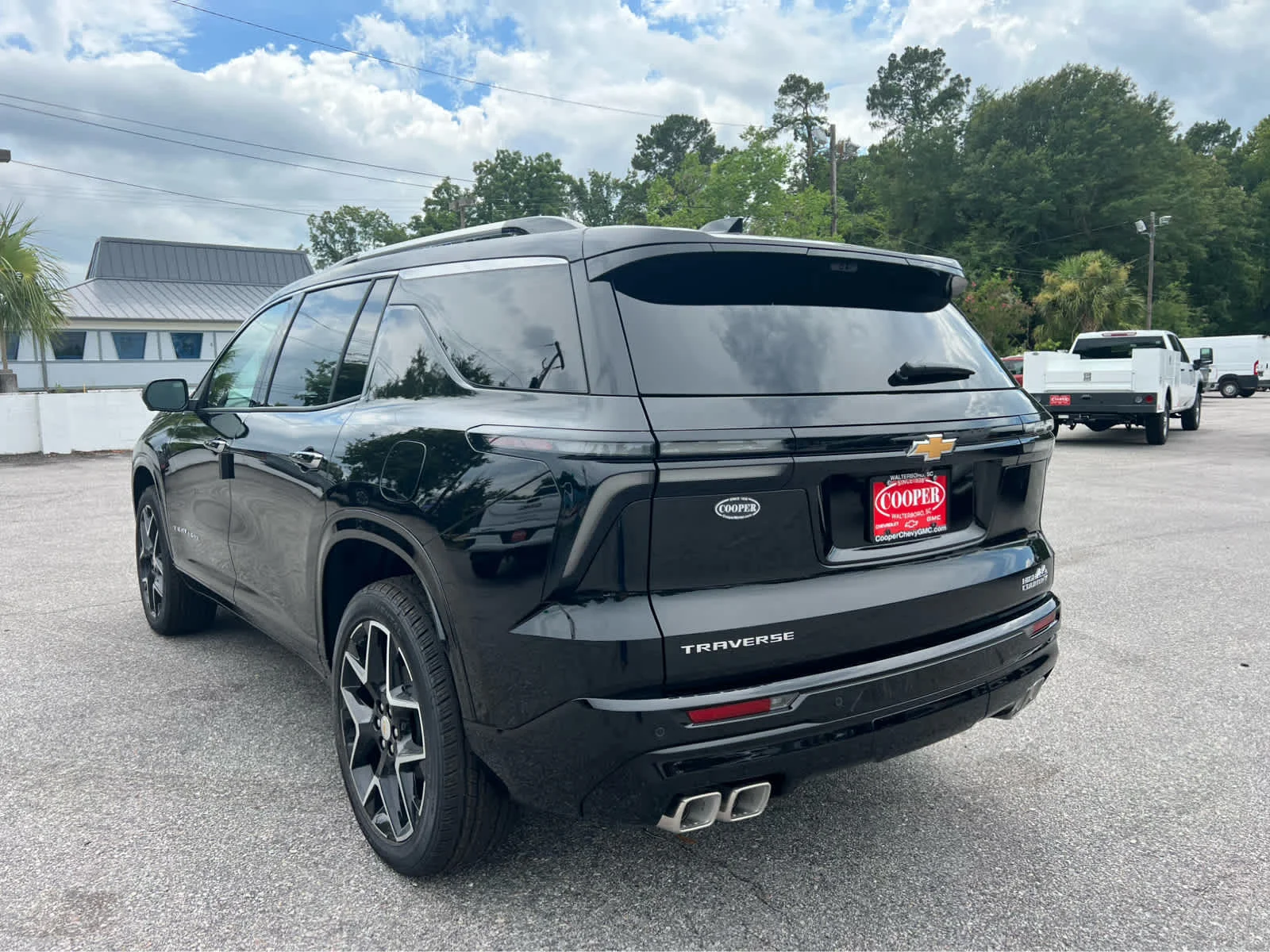 New 2026 Mosaic Black Metallic Chevrolet High Country image 4