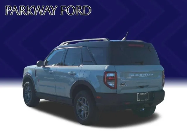 Used 2024 Green Ford Badlands image 3