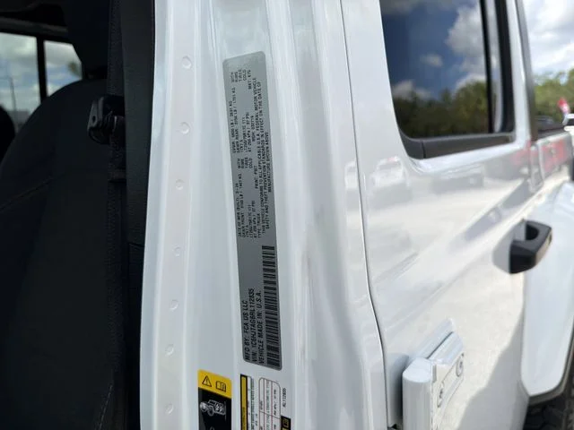 Used 2024 White Jeep Willys image 29