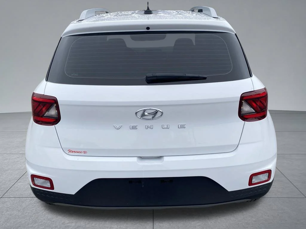 Used 2025 White Hyundai SEL image 11