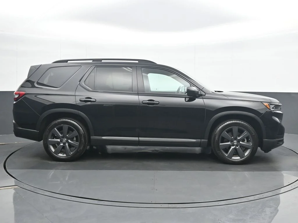 Used 2025 Black Honda Sport image 7