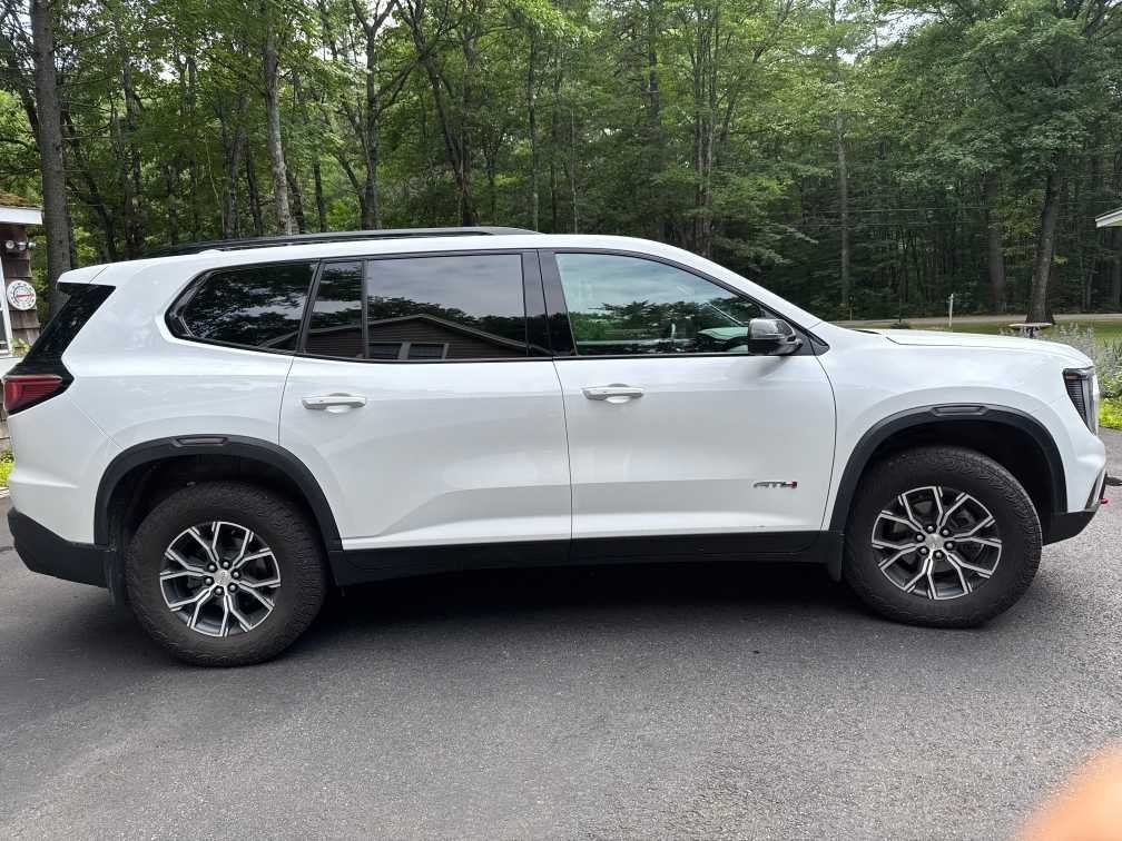2024 GMC Acadia AT4