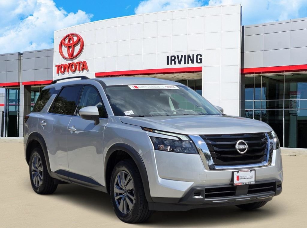 Used 2024 Silver Nissan SV image 2
