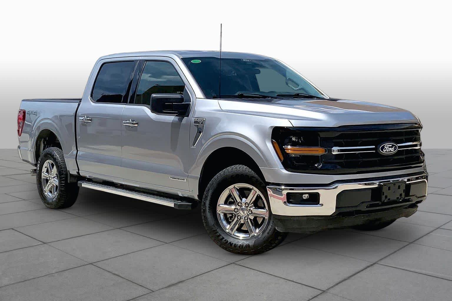 Used 2025 Iconic Silver Ford XLT image 3