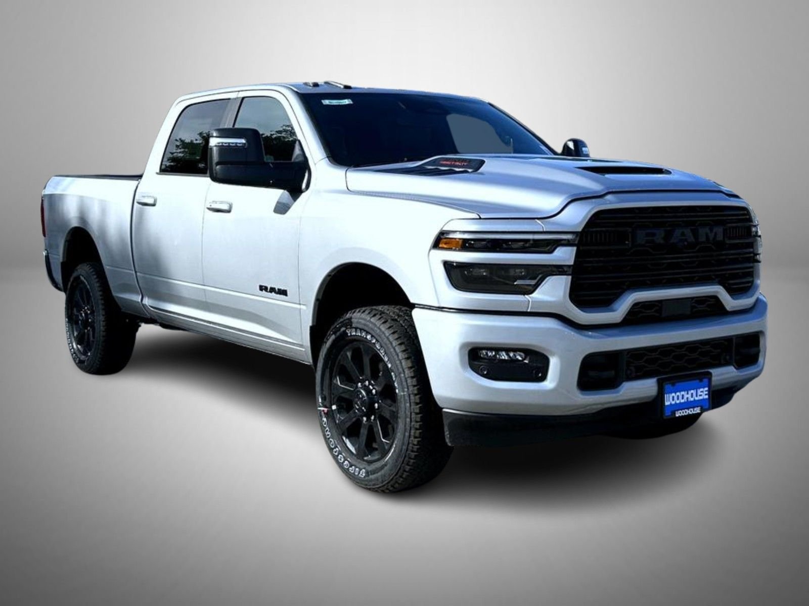 New 2026 Silver-Zynith Exterior Paint RAM Laramie image 3