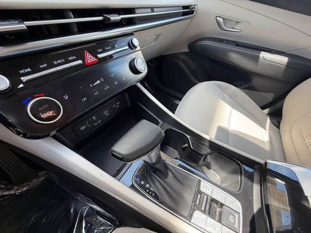 Used 2026 White Hyundai SEL image 22