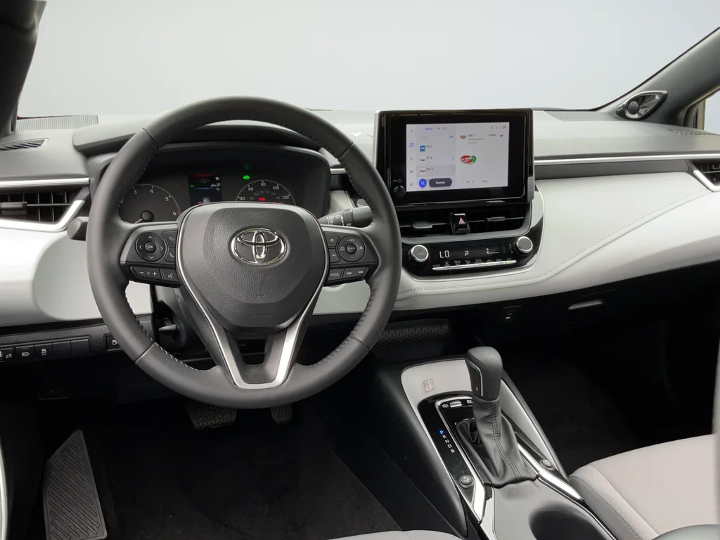 Used 2023  Toyota SE image 31