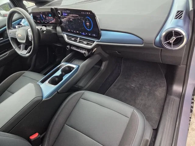 2024 Chevrolet Equinox EV LT - Photo 15