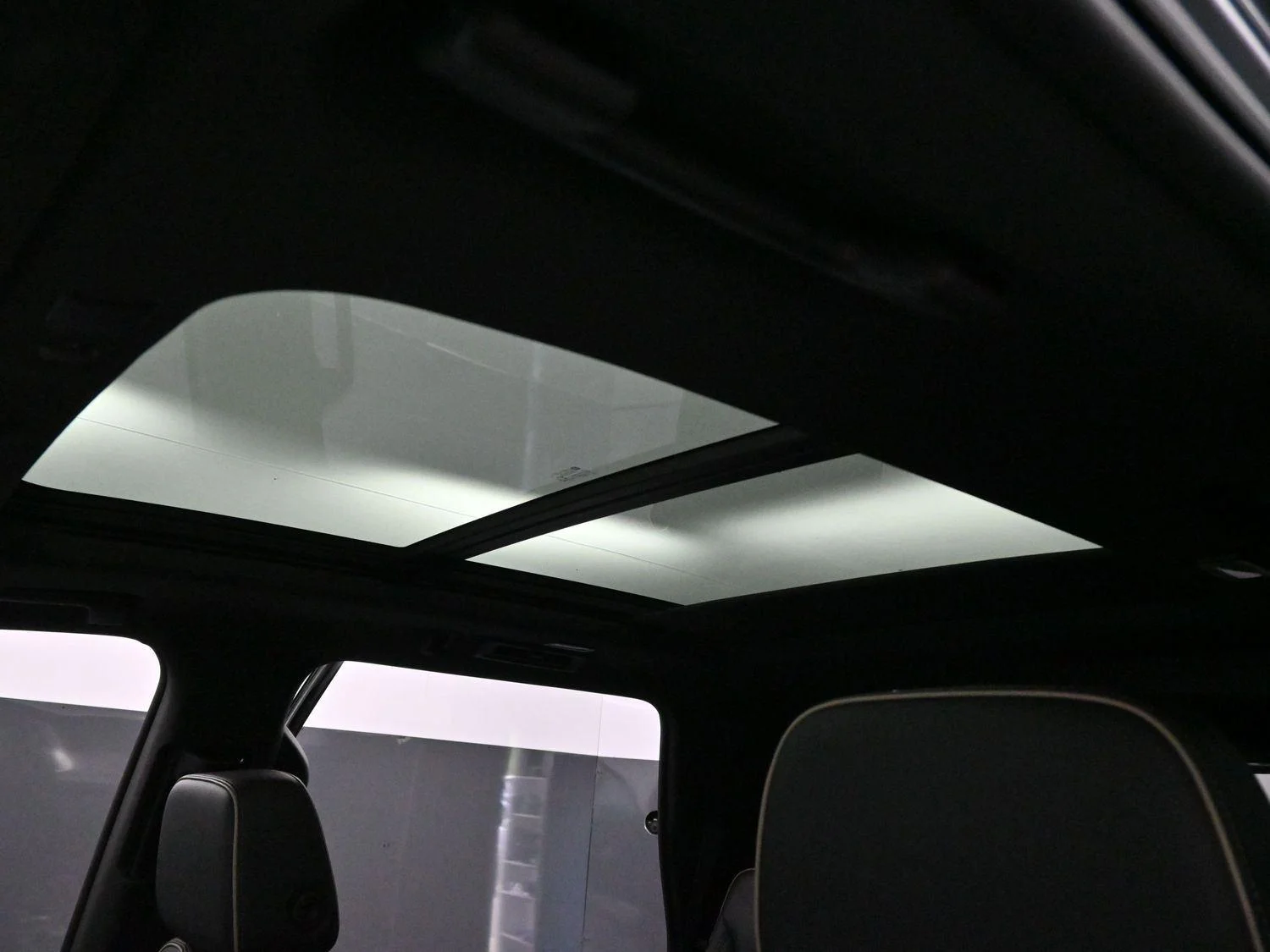 Used 2021 Black Chevrolet Premier image 32