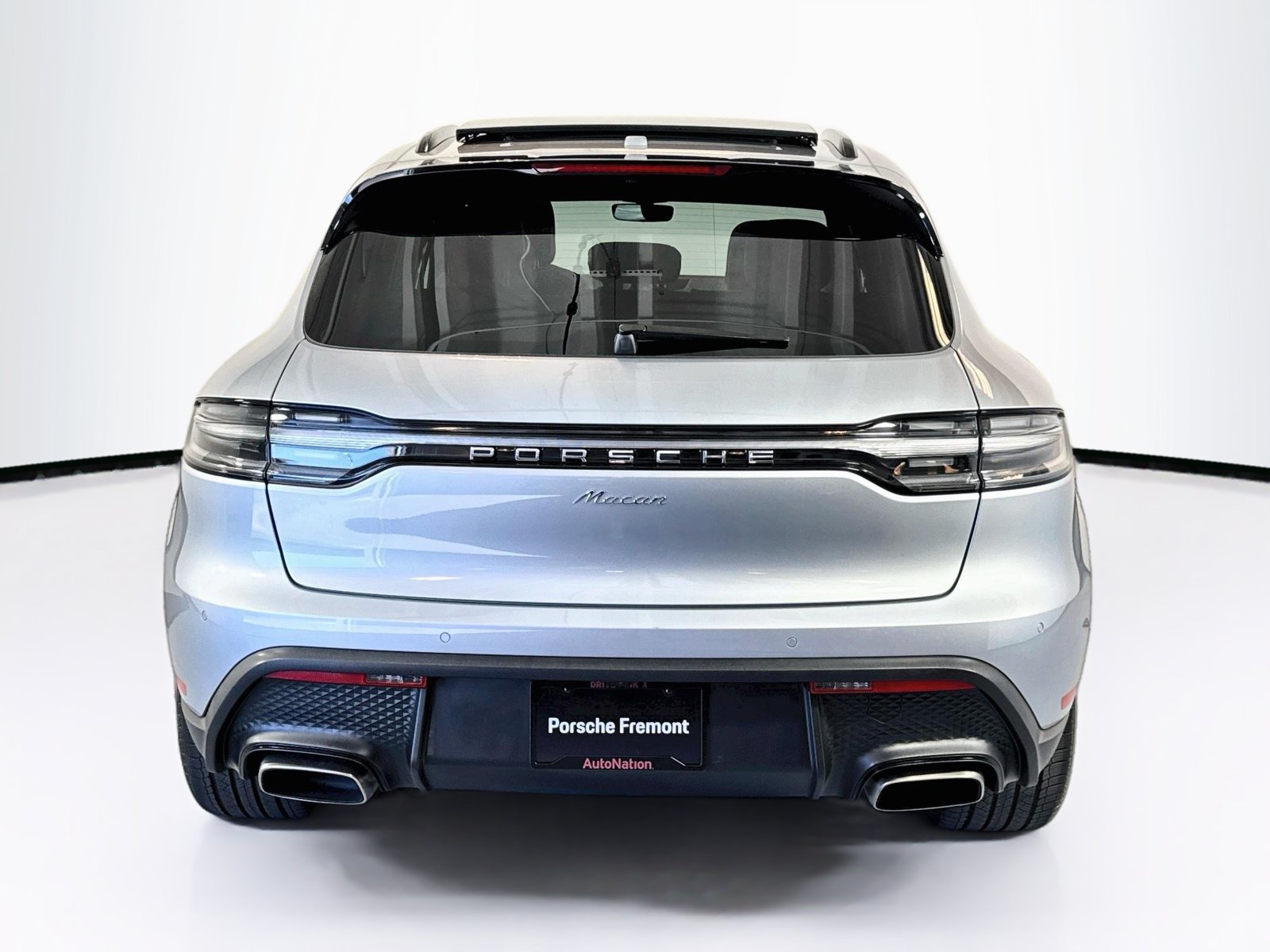 Used 2025 Dolomite Silver Porsche T image 10
