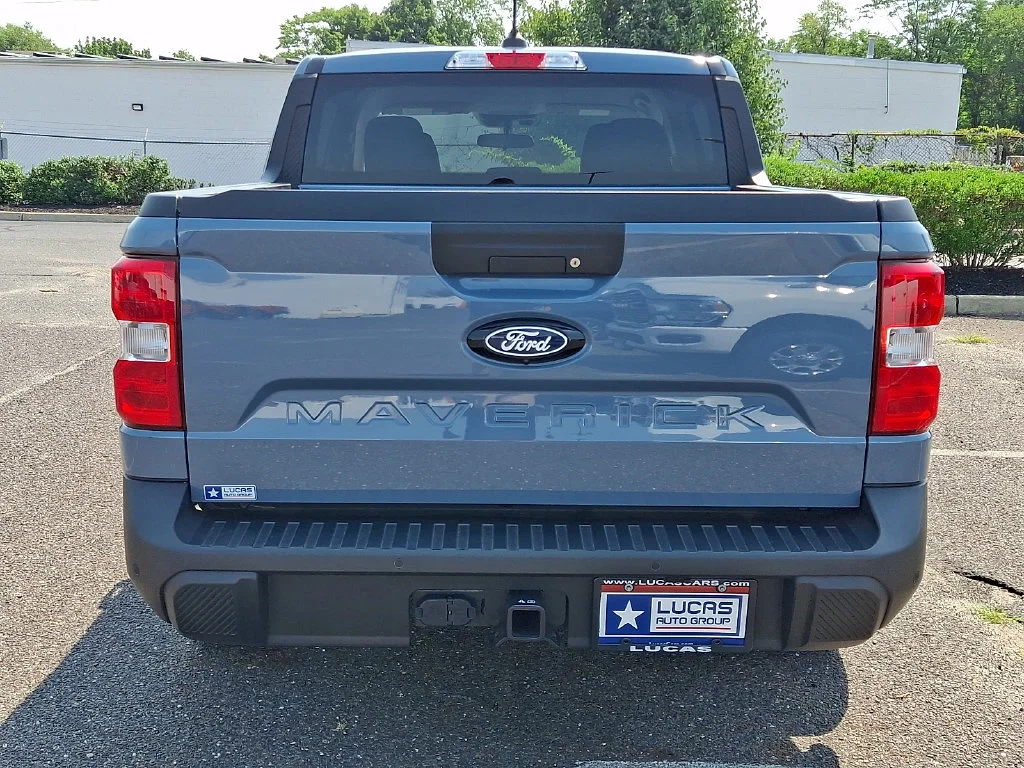 Used 2025 Gray Ford XLT image 10
