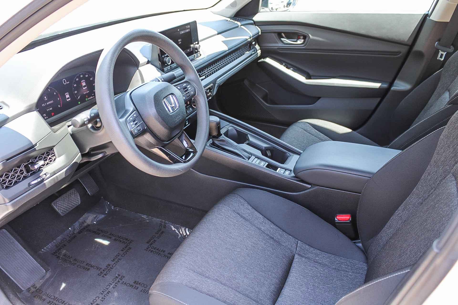 2025 Honda Accord SE - Photo 18