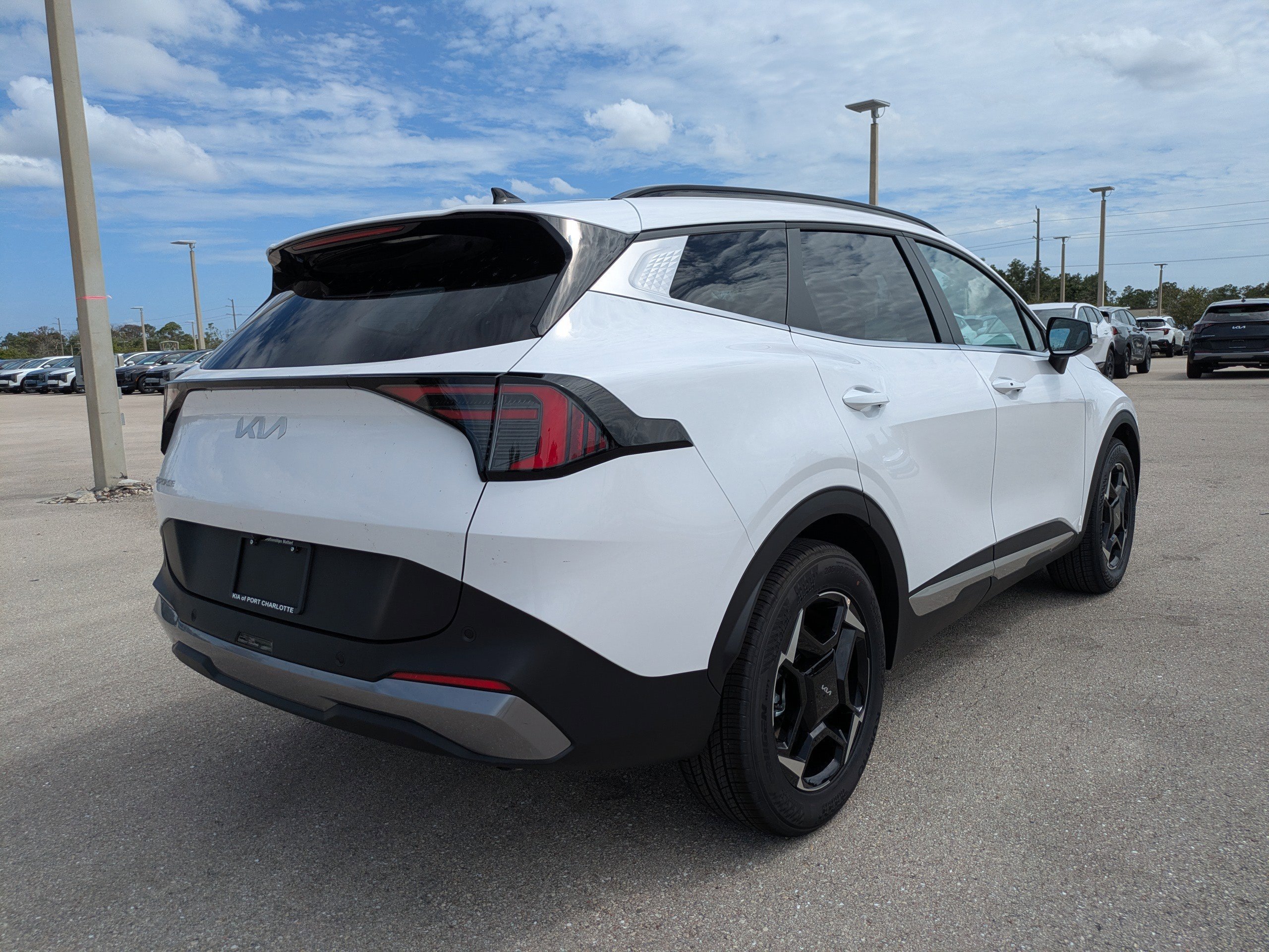 New 2026 Glacial White Pearl Kia EX image 4
