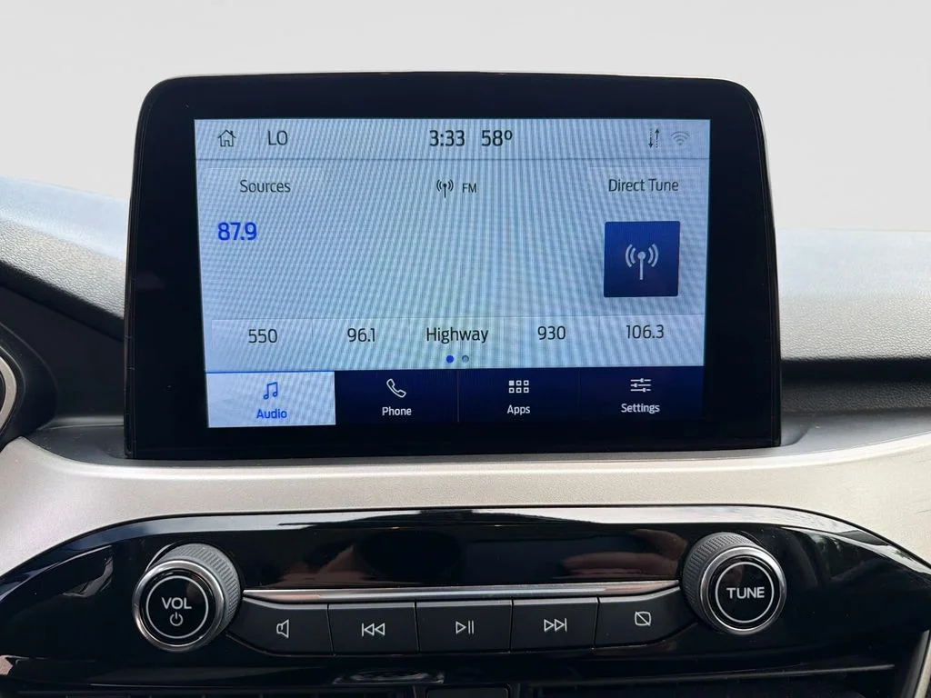 Used 2022 Agate Black Metallic Ford SE image 22