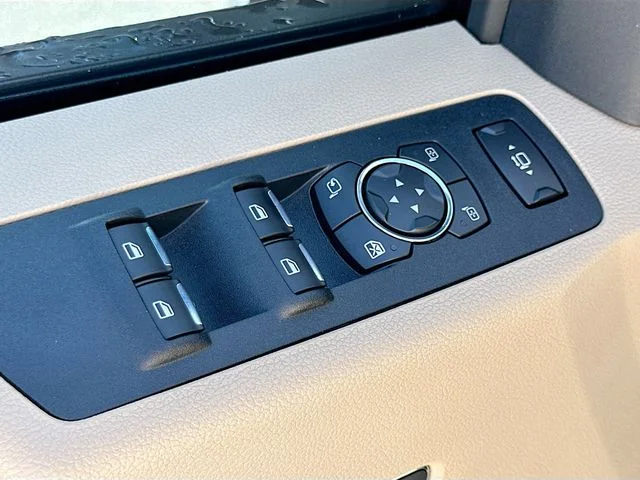 Used 2020 White Ford Lariat image 18