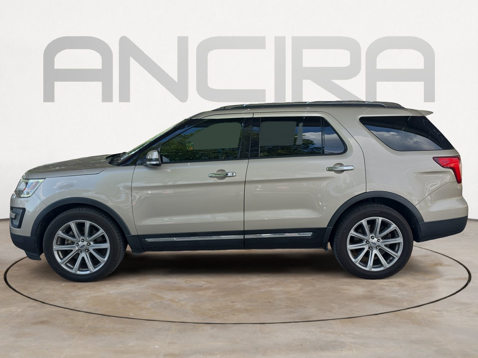 Used 2017 White Gold Metallic Ford Limited image 4