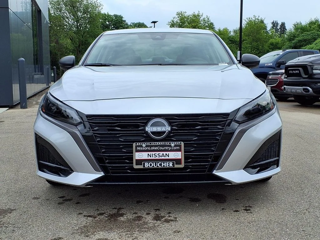 New 2026 Silver Nissan 2.5 SV image 3