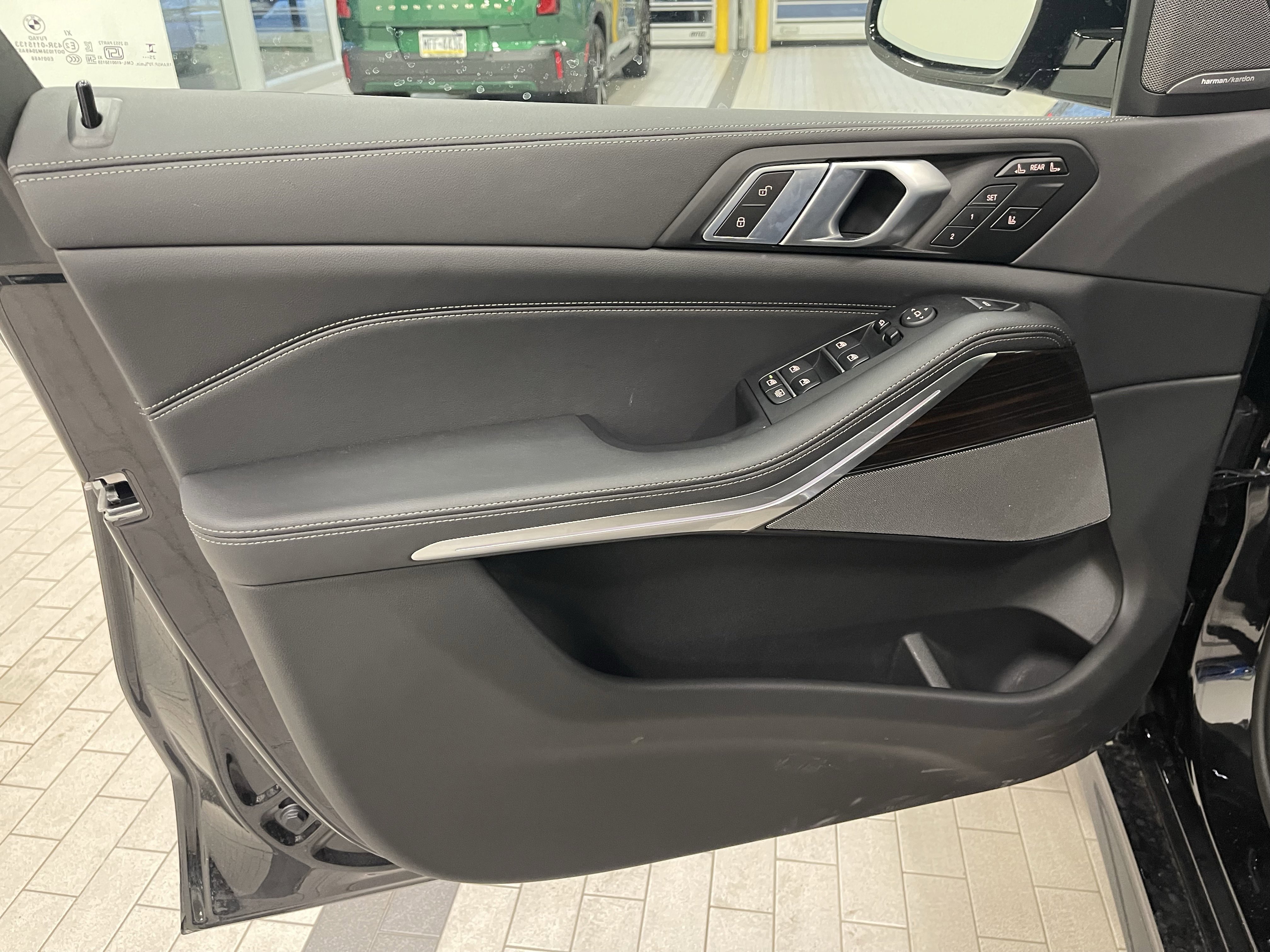 2026 BMW X7 40i - Photo 9