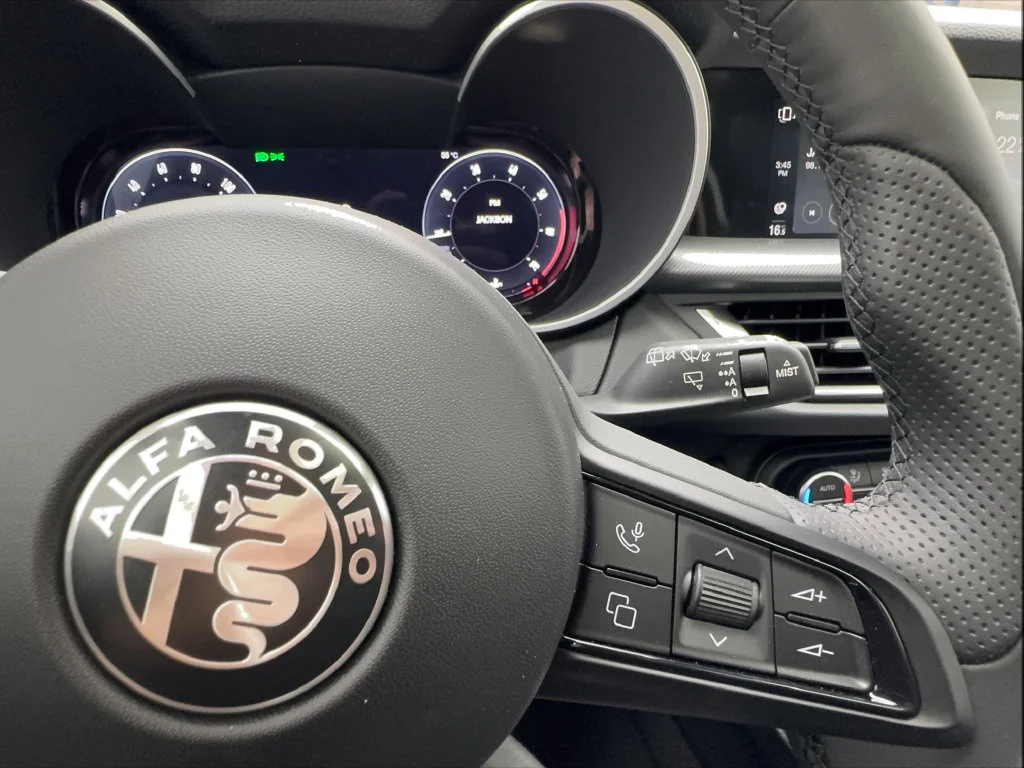 New 2026 Red Alfa Romeo Base image 46
