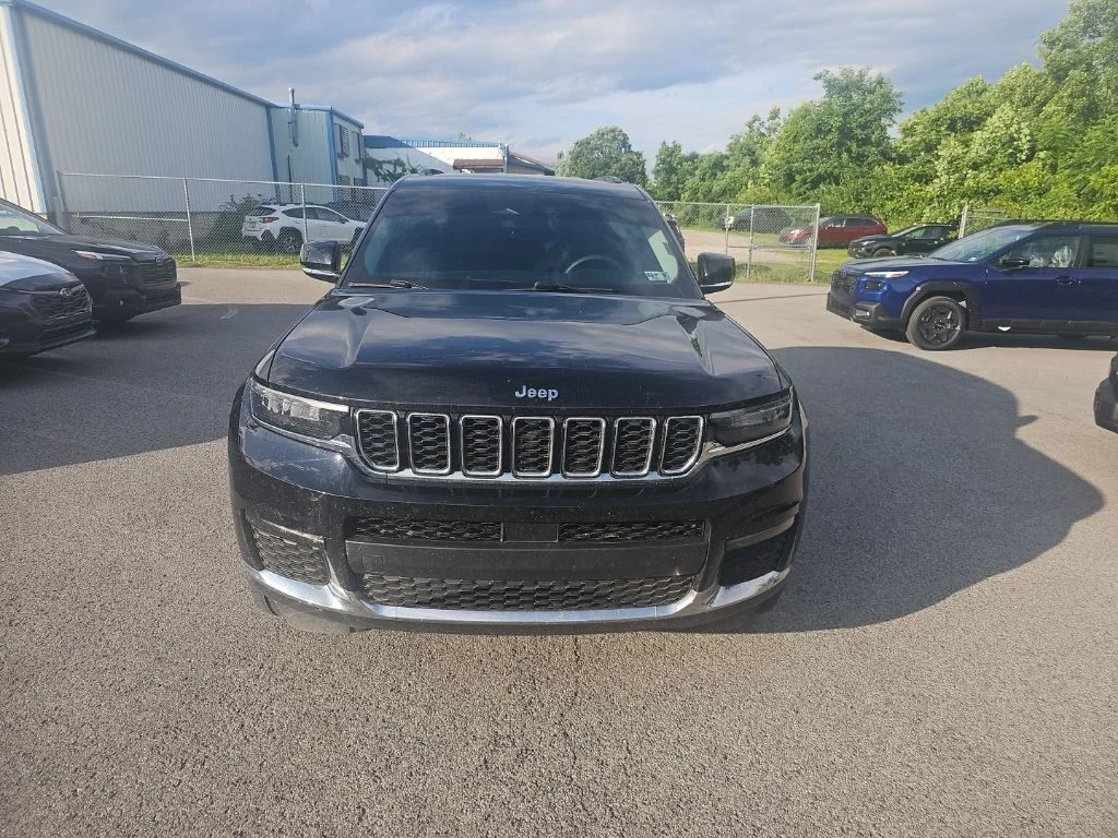 Used 2023 Black Jeep Limited image 2