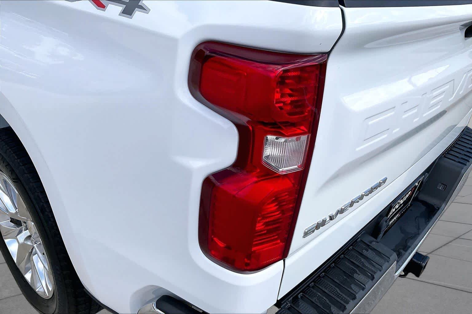Used 2020 Summit White Chevrolet LT image 27