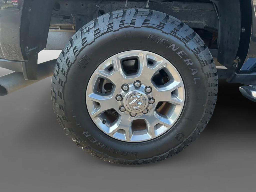 Used 2019 Black Ram Laramie image 10