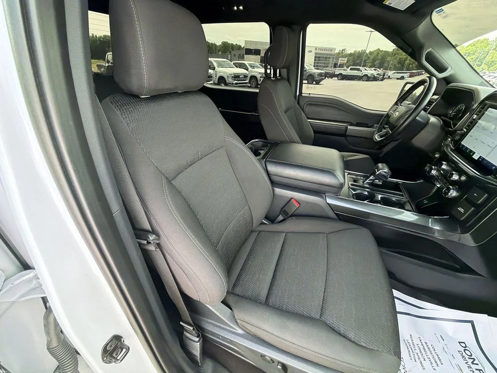 Used 2022 White Ford XLT image 29