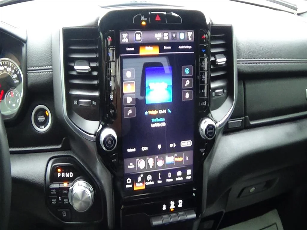 Certified Used 2025 Diamond Black Crystal Pearl Coat (pxj) RAM Laramie image 24