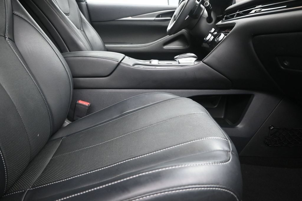 Certified Used 2023 White INFINITI LUXE image 26