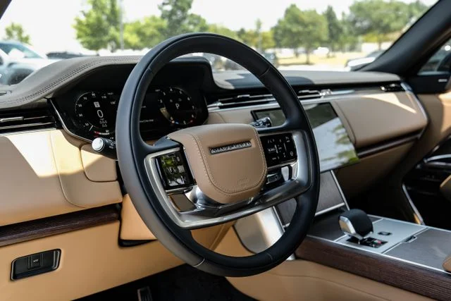 2026 Land Rover Range Rover SE - Photo 18