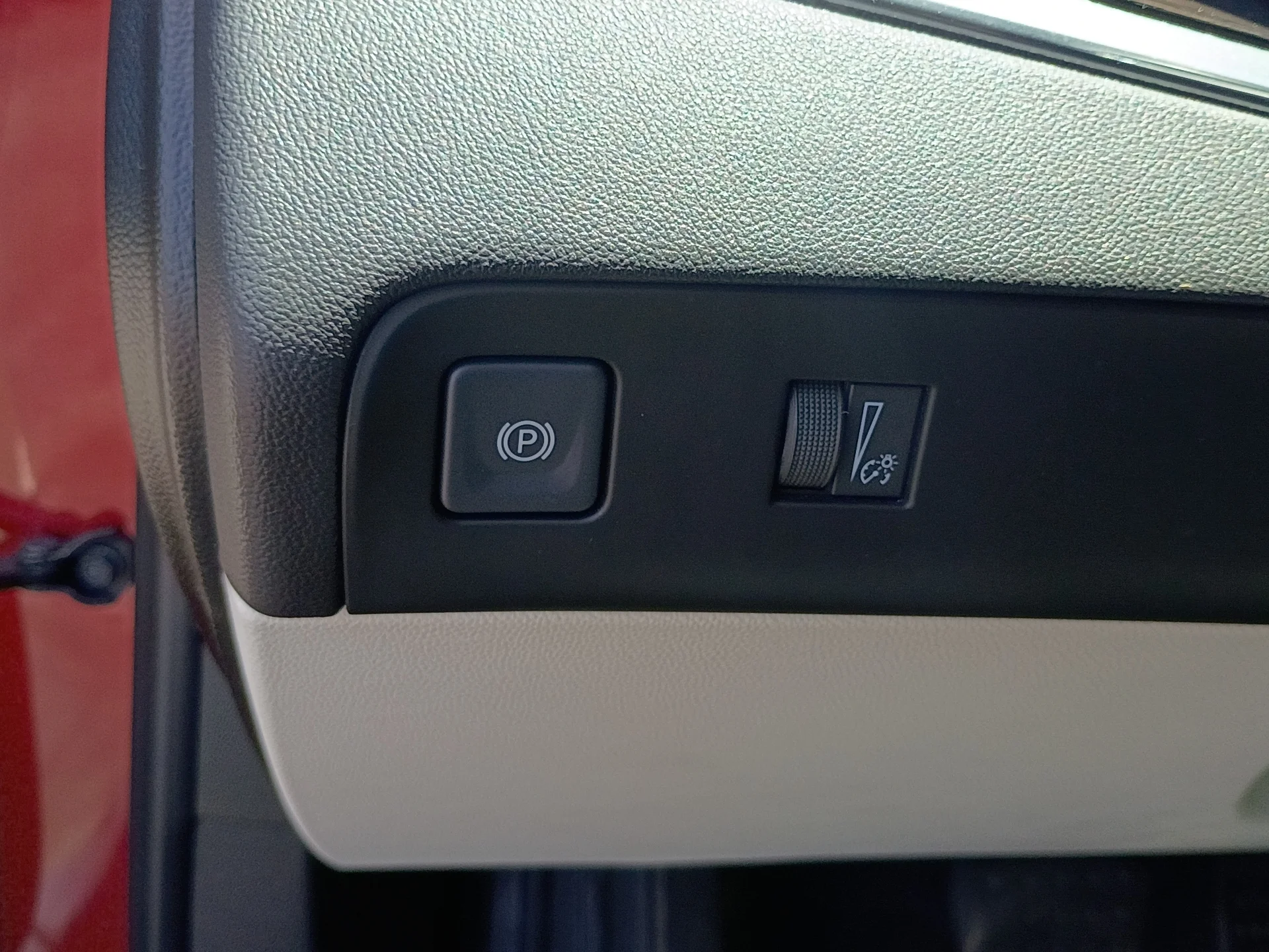 Used 2023 Cherry Red Tintcoat Buick Essence image 25