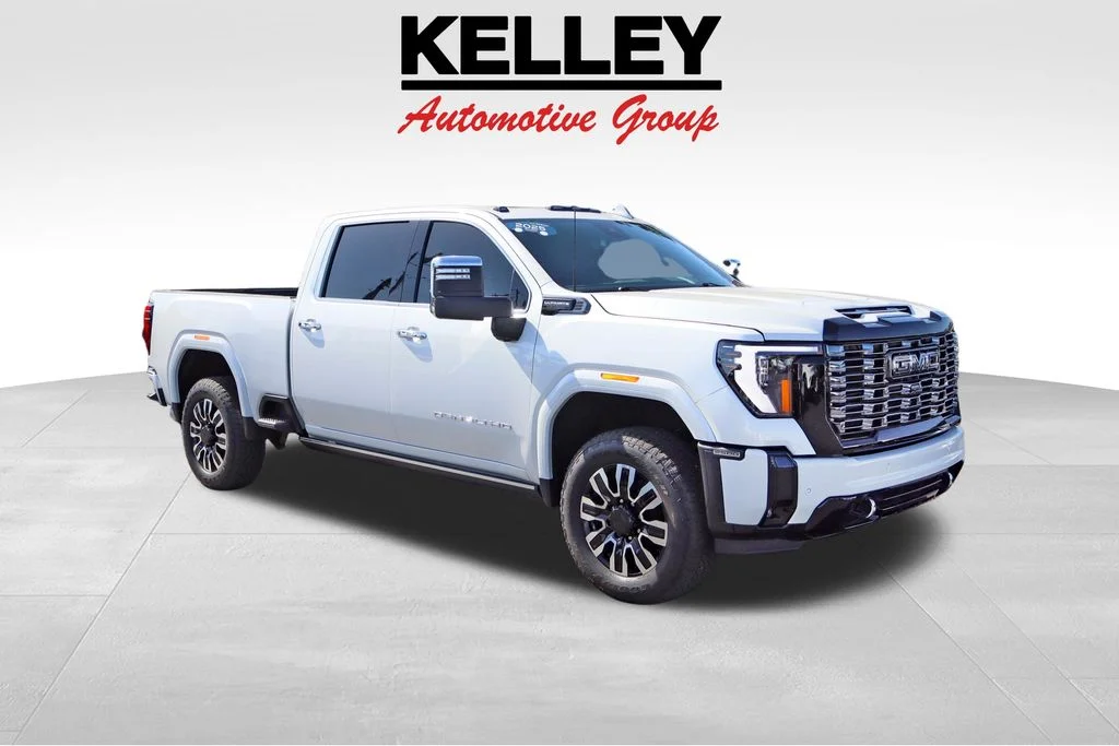 Used 2025 White GMC Denali Ultimate image 1