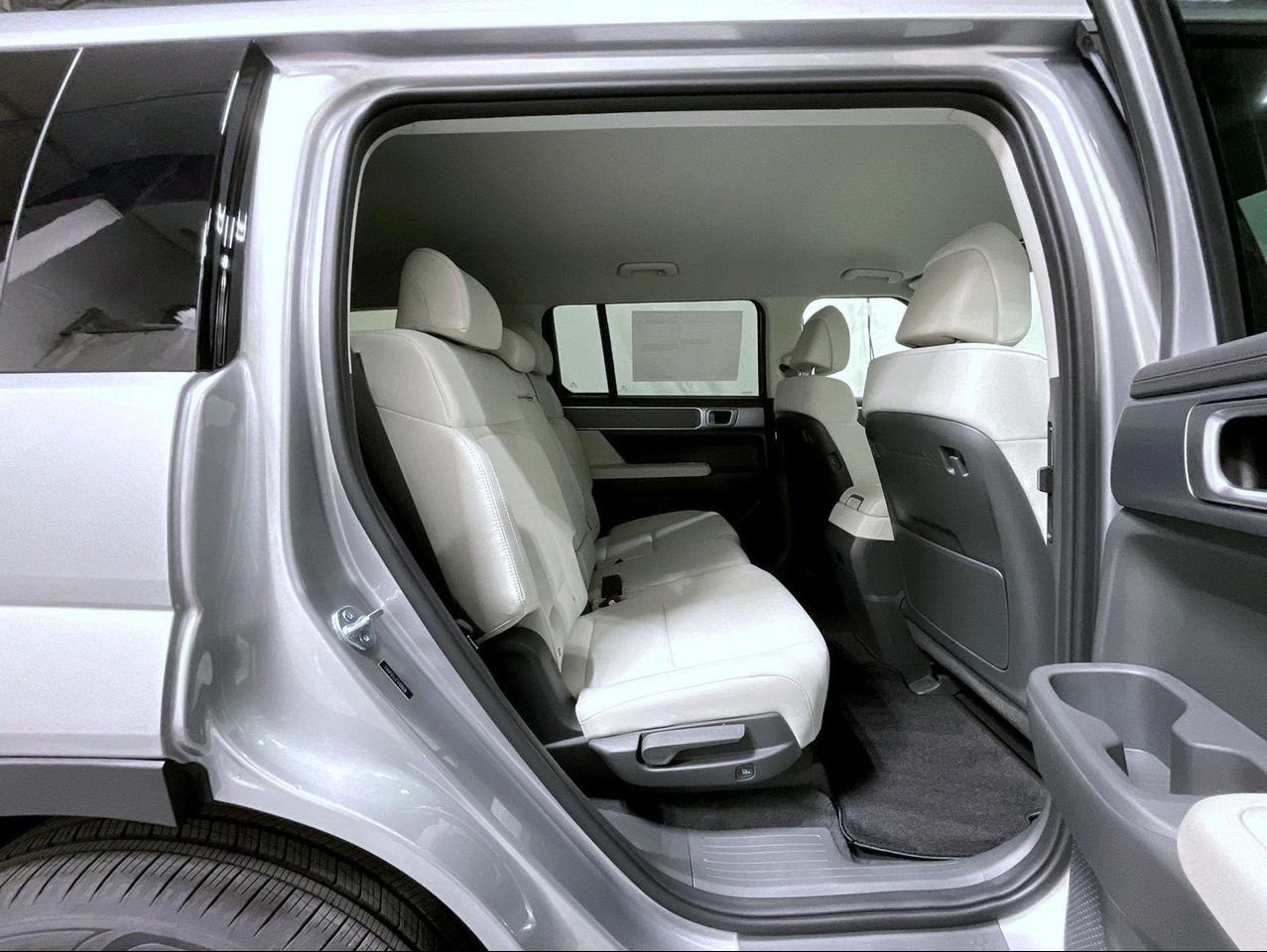 New 2026 Silver Hyundai SE image 19