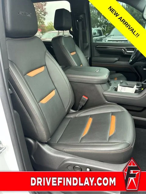 Used 2024 White GMC AT4 image 7