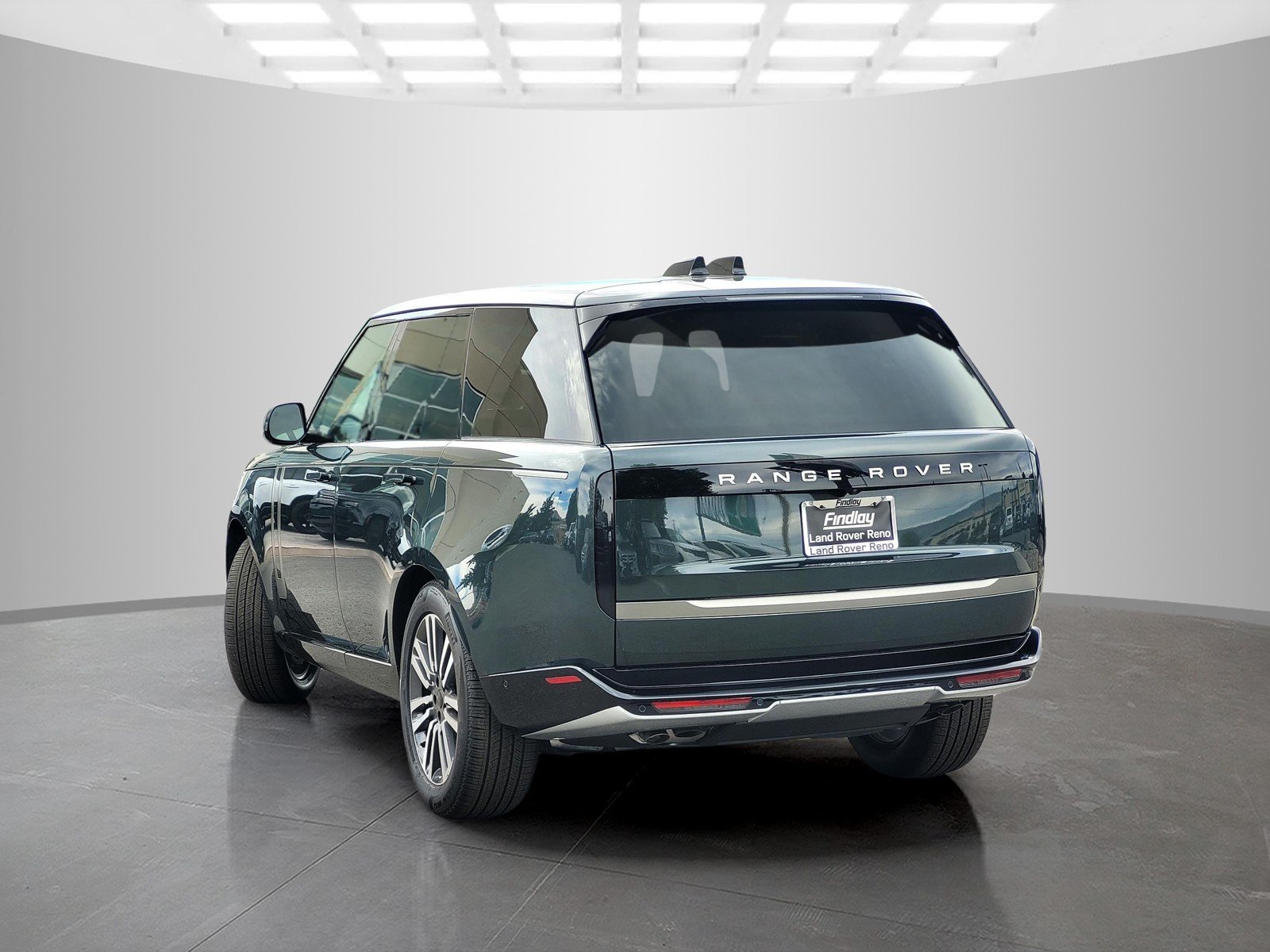 New 2026 Belgravia Green Land Rover SE image 4