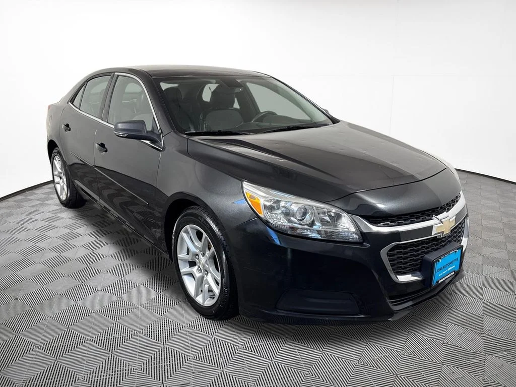 Used 2015 Black Granite Metallic Chevrolet LT image 4