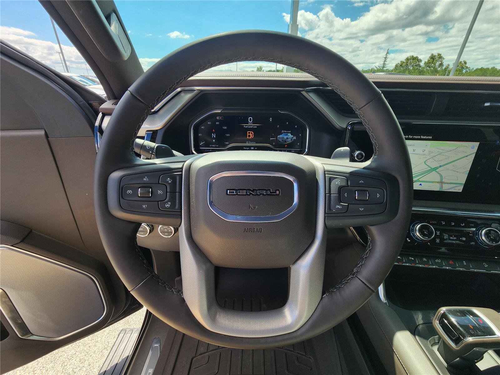 Used 2025 Onyx Black GMC Denali image 9