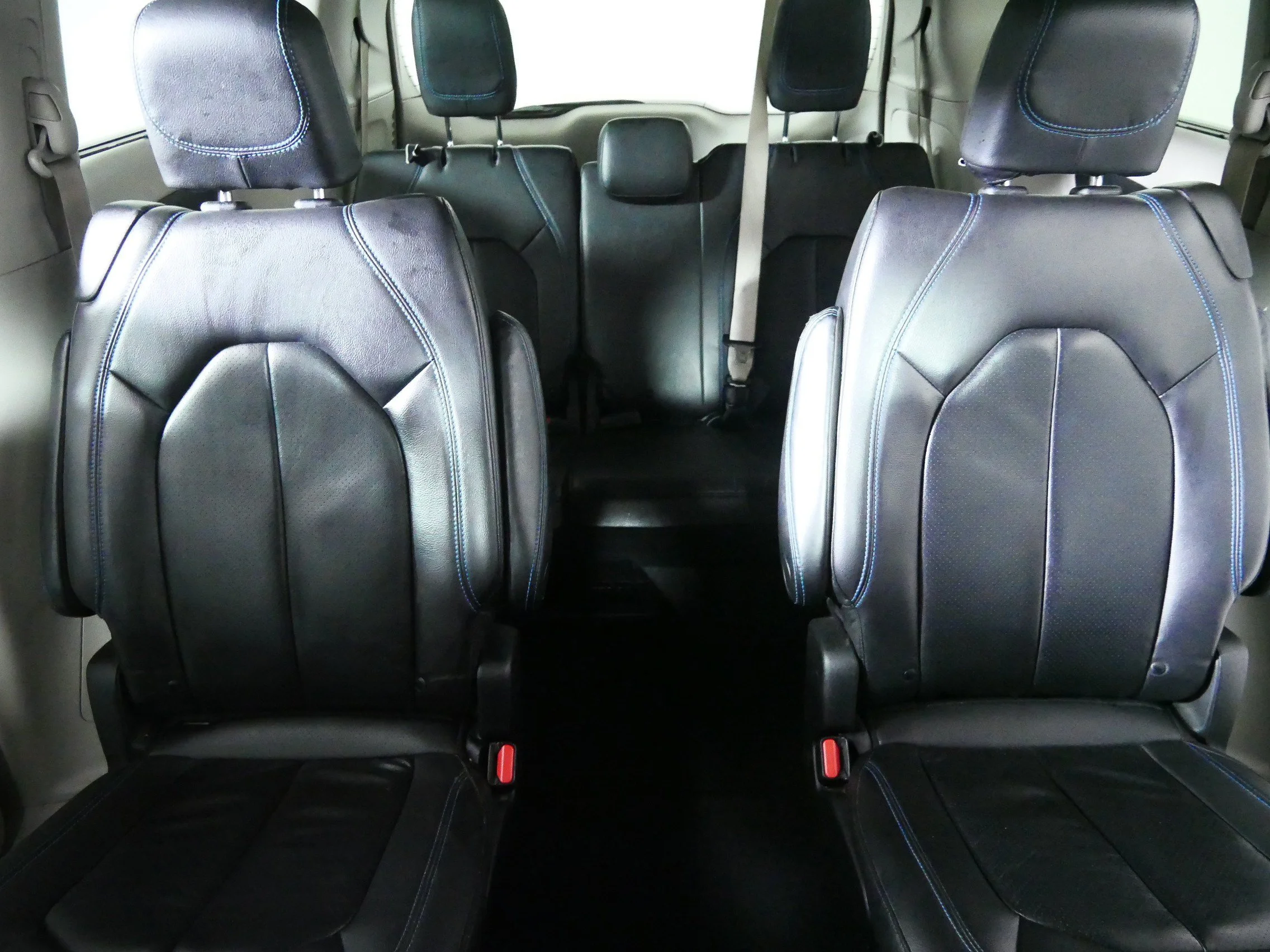 Used 2021 Bright White Clearcoat Chrysler Touring L image 13