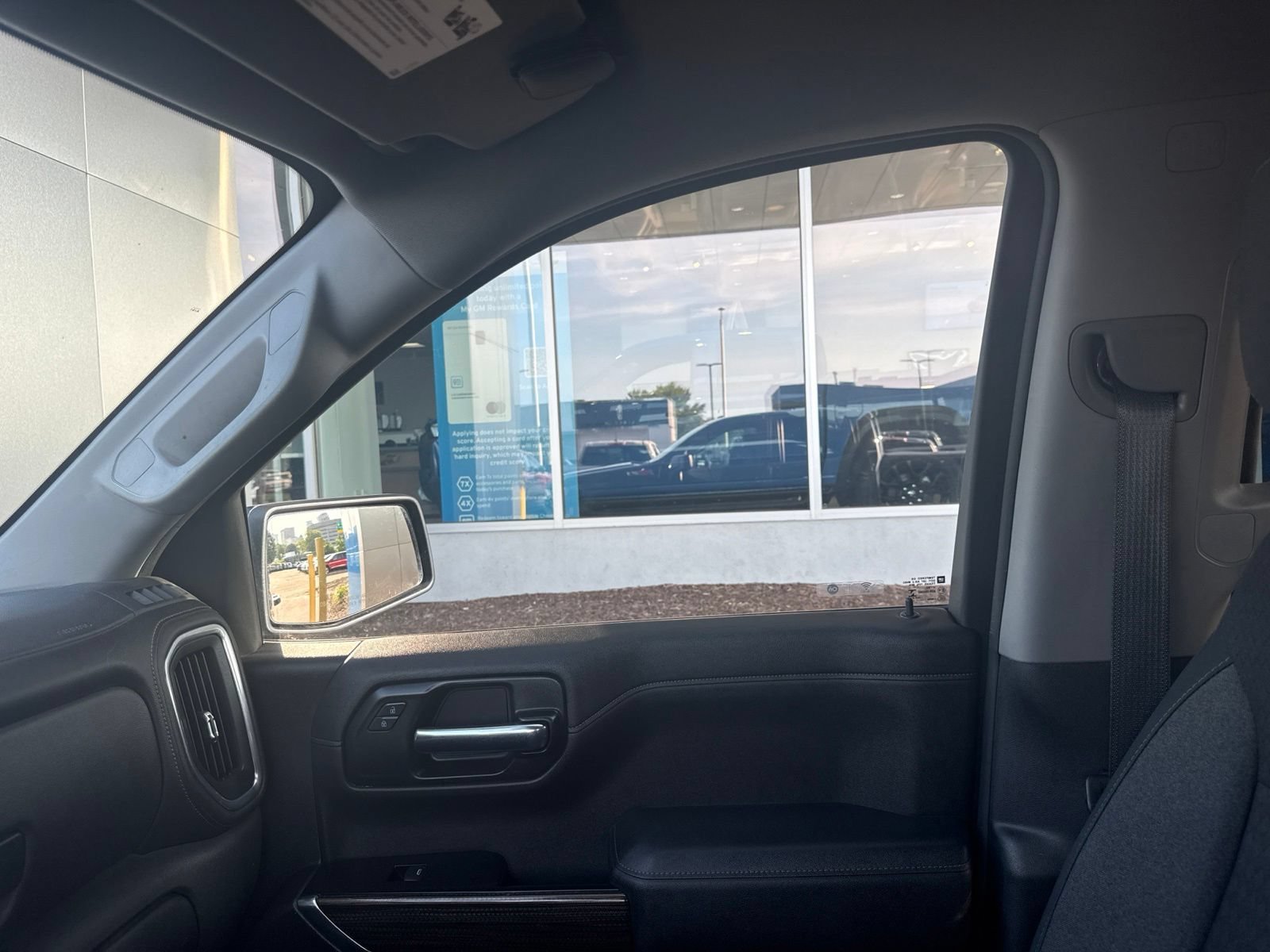Used 2020 Shadow Gray Metallic Chevrolet LT Trail Boss with Convenience Package - Trailering Package image 27
