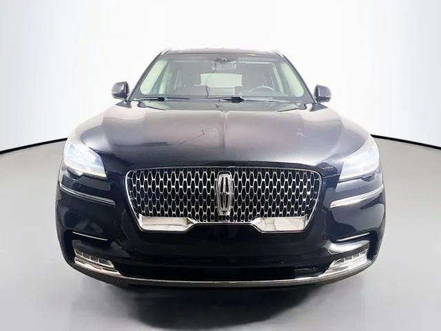 Used 2020 Black Metallic Lincoln Reserve image 2