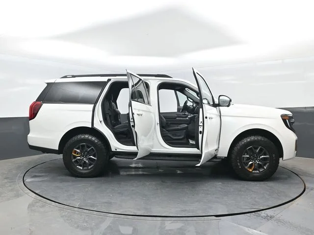 New 2026 Star White Metallic Tri-Coat Ford Tremor® image 30