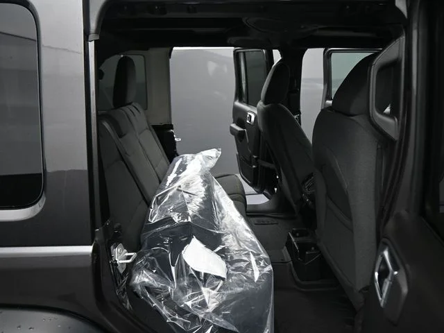 New 2026 Granite Crystal Metallic Clear-Coat Exterior Paint Jeep Sport S image 25