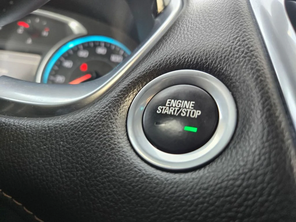 Used 2019 White Chevrolet LT AWD image 24