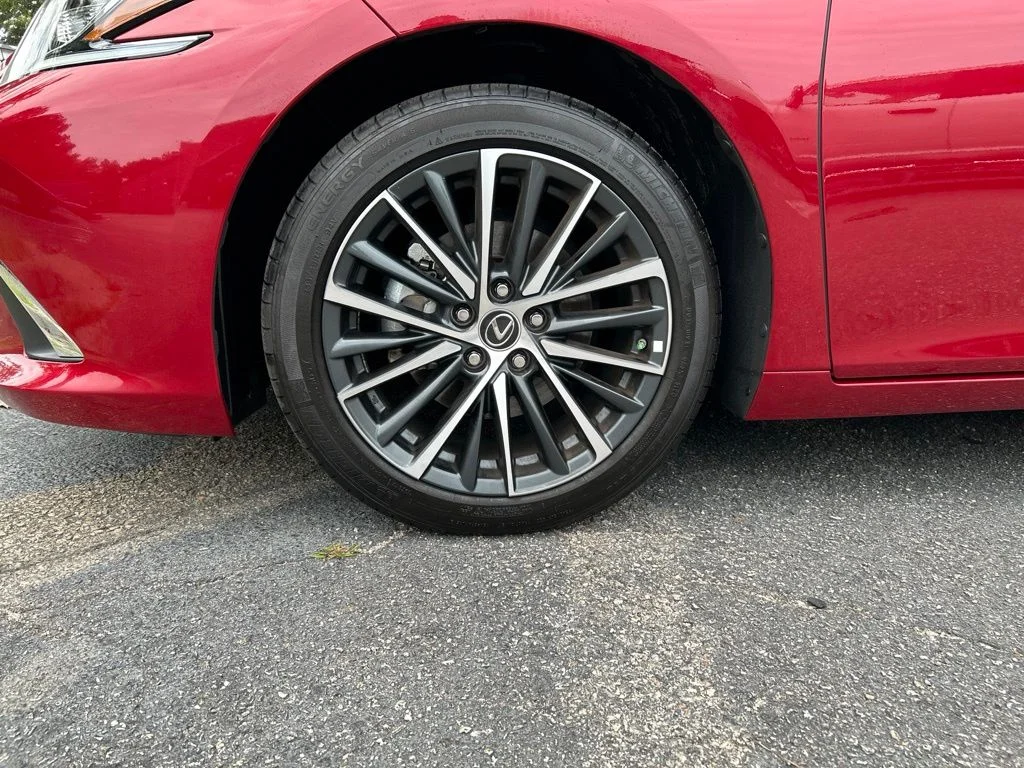 Used 2025 Red Lexus 350 image 11