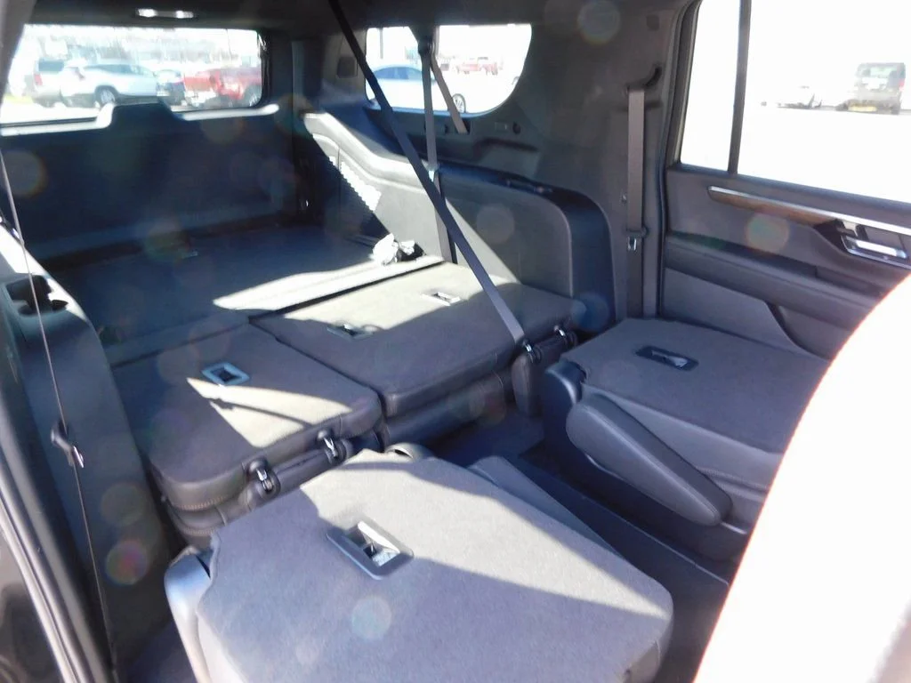 2025 Chevrolet Suburban High Country - Photo 33
