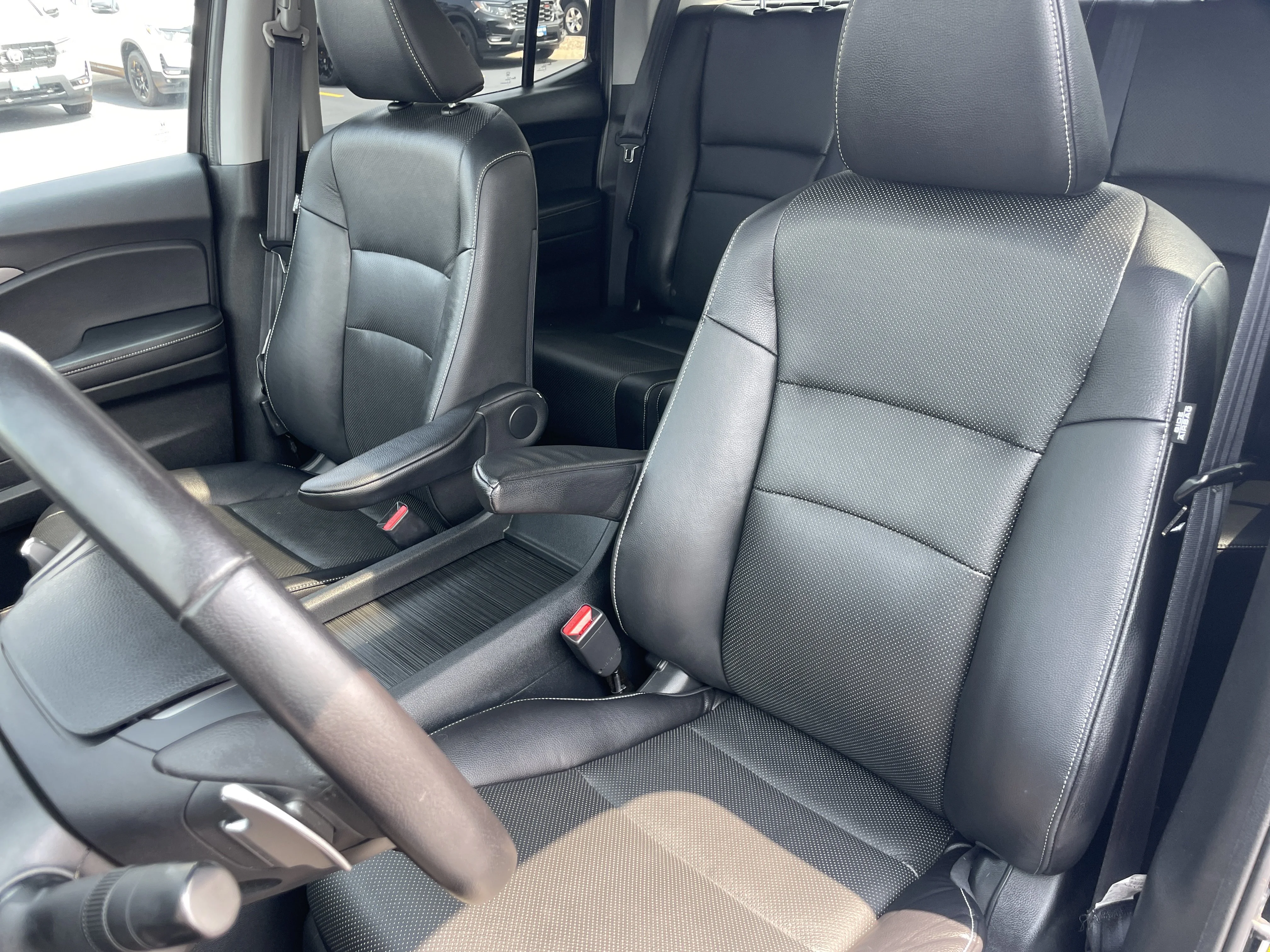 Certified Used 2023 Crystal Black Pearl Honda AWD RTL image 52