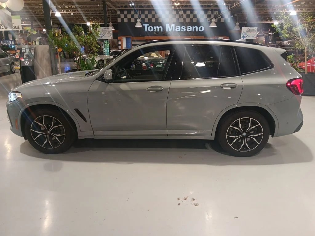 Used 2024 Gray BMW xDrive30i image 16
